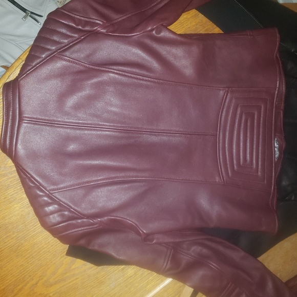 Leather jacket - Picture 3 of 3